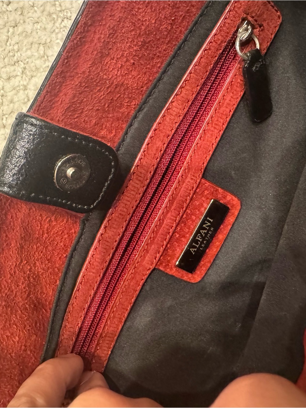 Supple black leather East-West Alfani brand shoulder bag - Picture 3 of 8